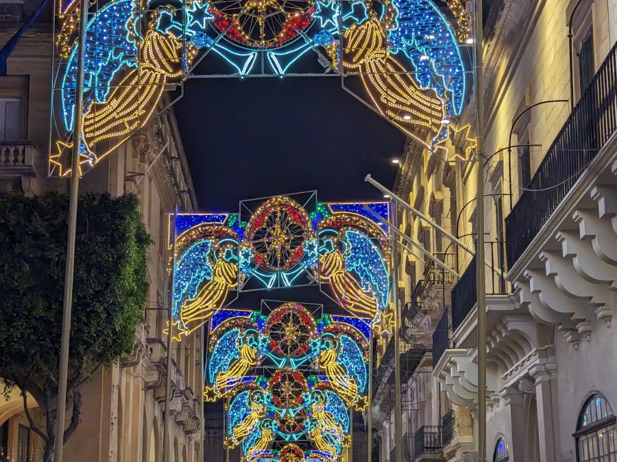 Christmas-decorations-Valletta-Malta-English-school-Gateway-School-of-English-GSE-4.jpg