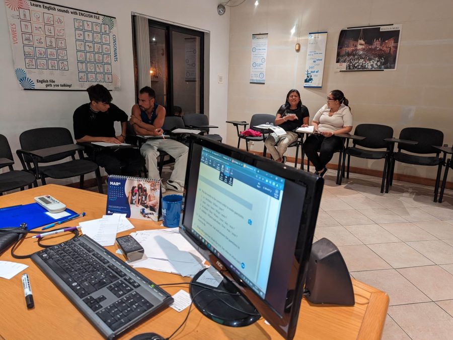 Evening-english-school-classes-GSE-Malta.jpg
