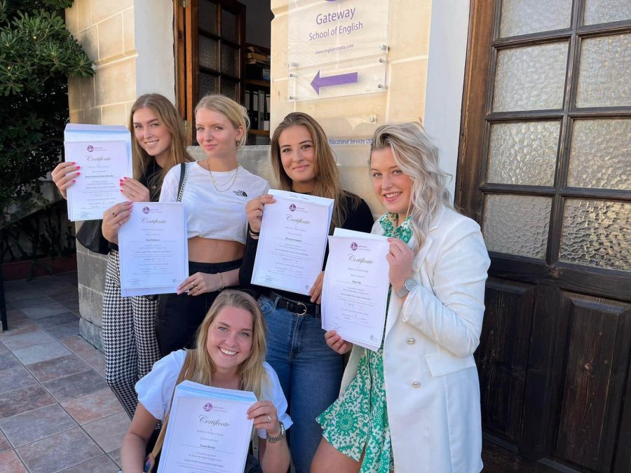 Malta-Gateway-School-of-English-GSE-end-of-course-certificate-Dutch-students.jpg