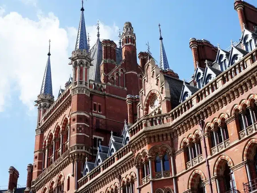 St-Pancras-International-London.jpg.webp
