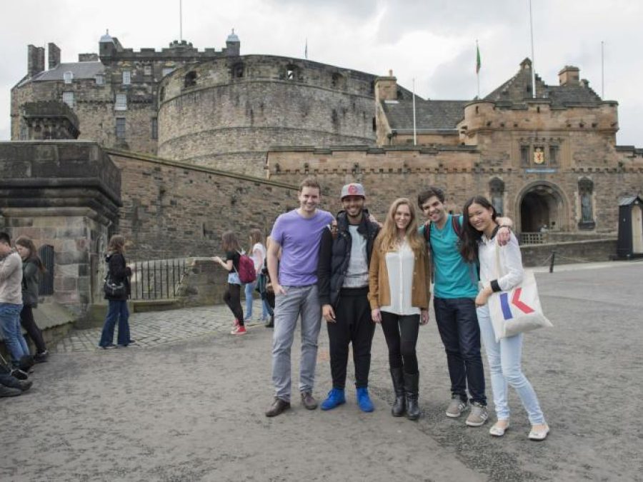 kaplan-social-activities-edinburgh-edinburgh-castle.jpg