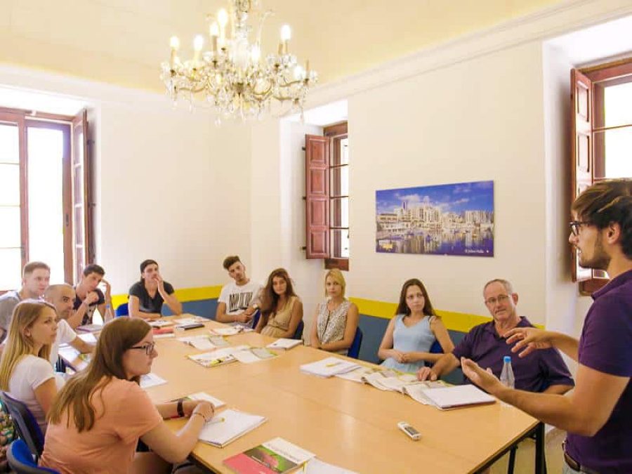 malta-language-school-group-lesson.jpg